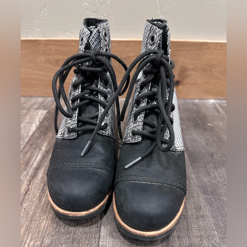 Sorel Black and Gray Combat Moto Boots with Classic Design